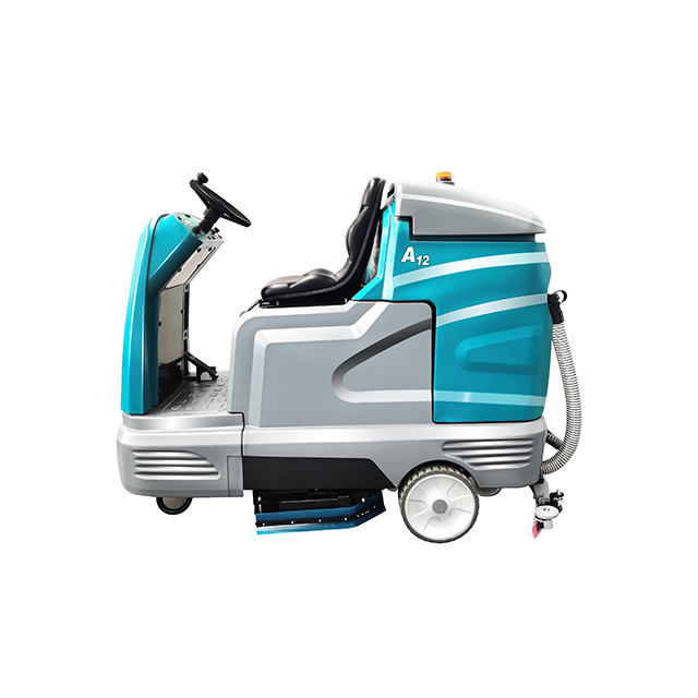 Fregadora de suelo con operador a bordo A12